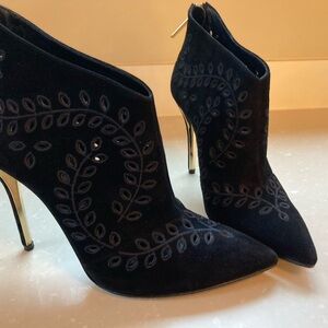 Oscar de la Renta suede Elkin 100 suede bootie